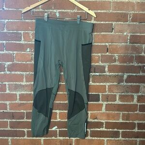 Lululemon Surge Tight Nulux 22”